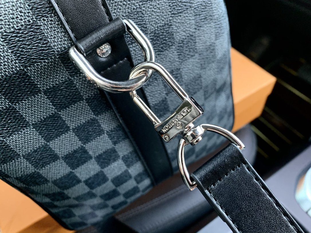 LOUIS VUITTON Keepall Bandoulière 45 M40569