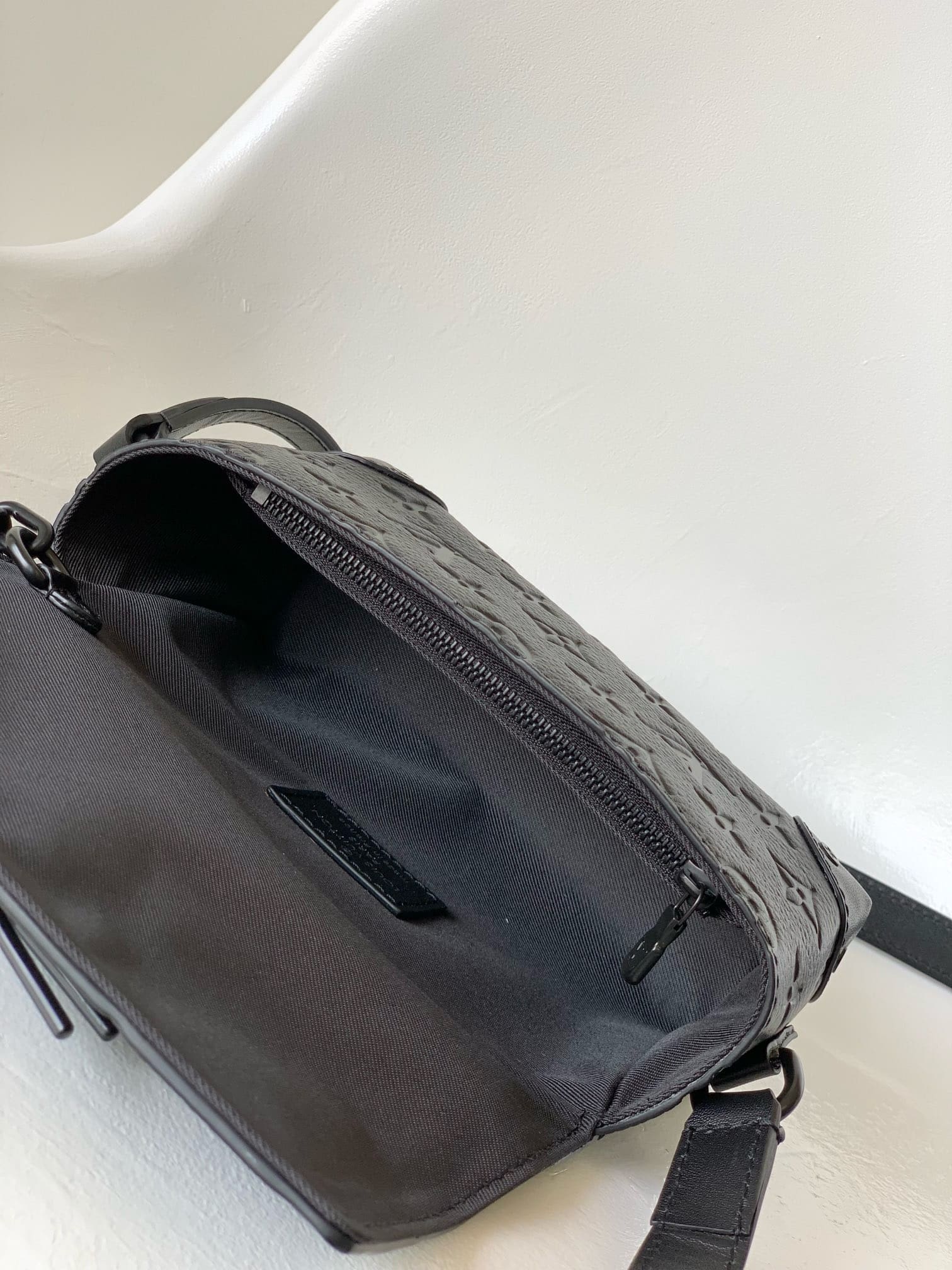 Louis Vuitton M81746 Steamer Wearable Wallet