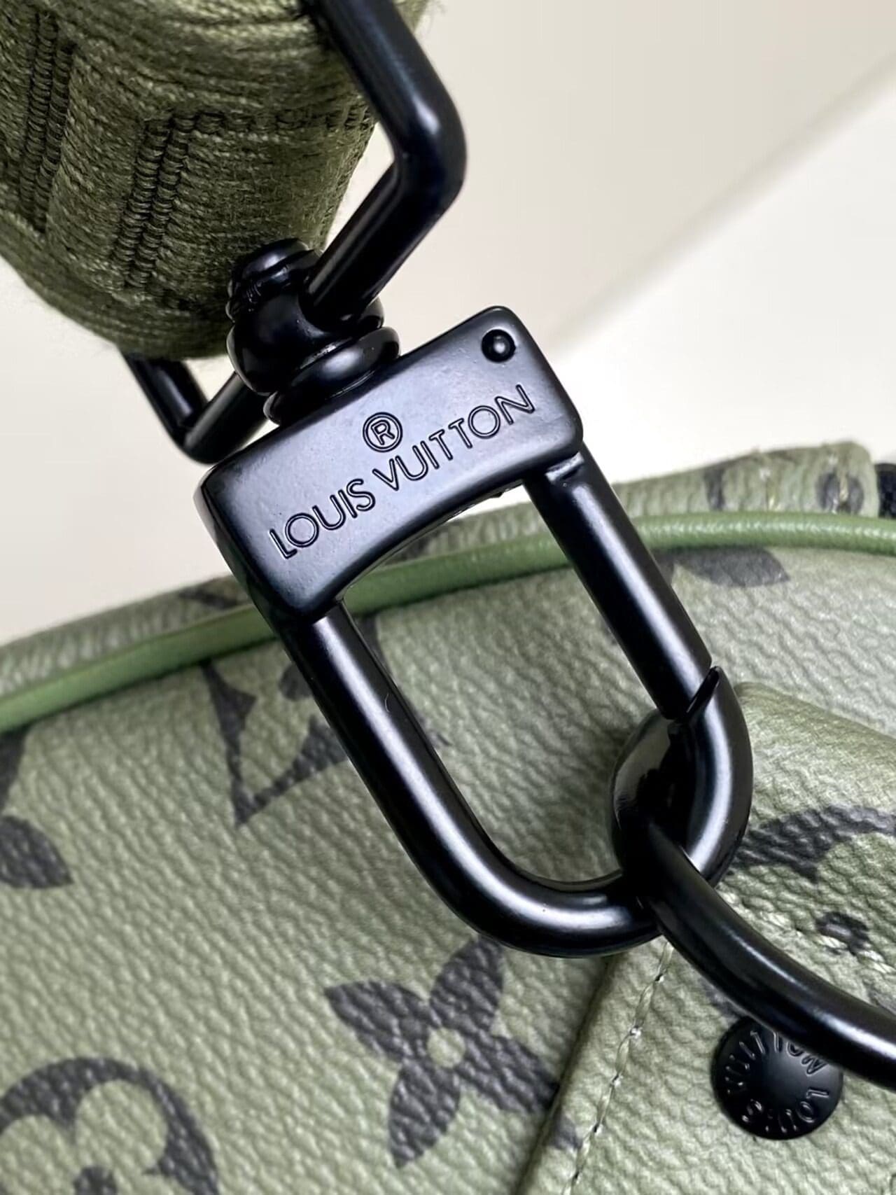 Louis Vuitton M23963 Keepall Bandouli??re 55