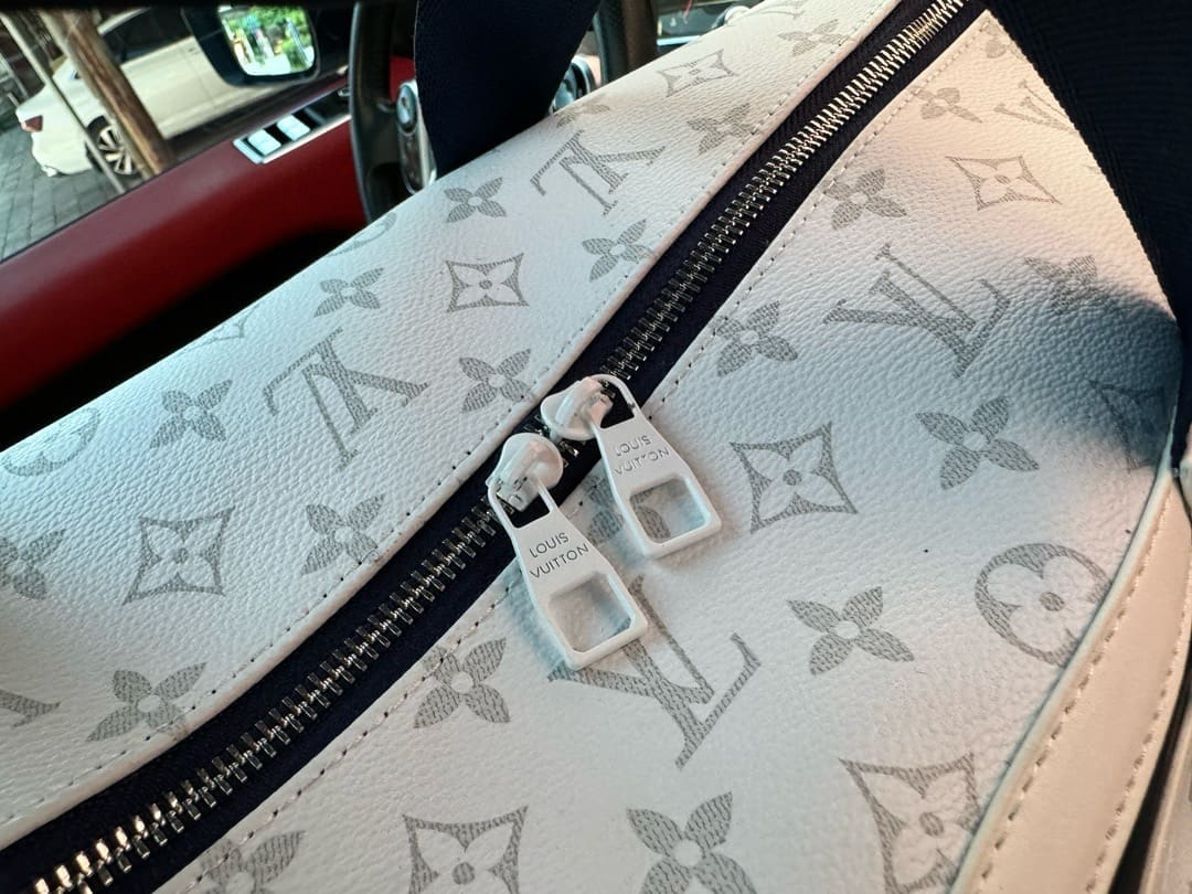 Louis Vuitton M11687 Keepall Sport