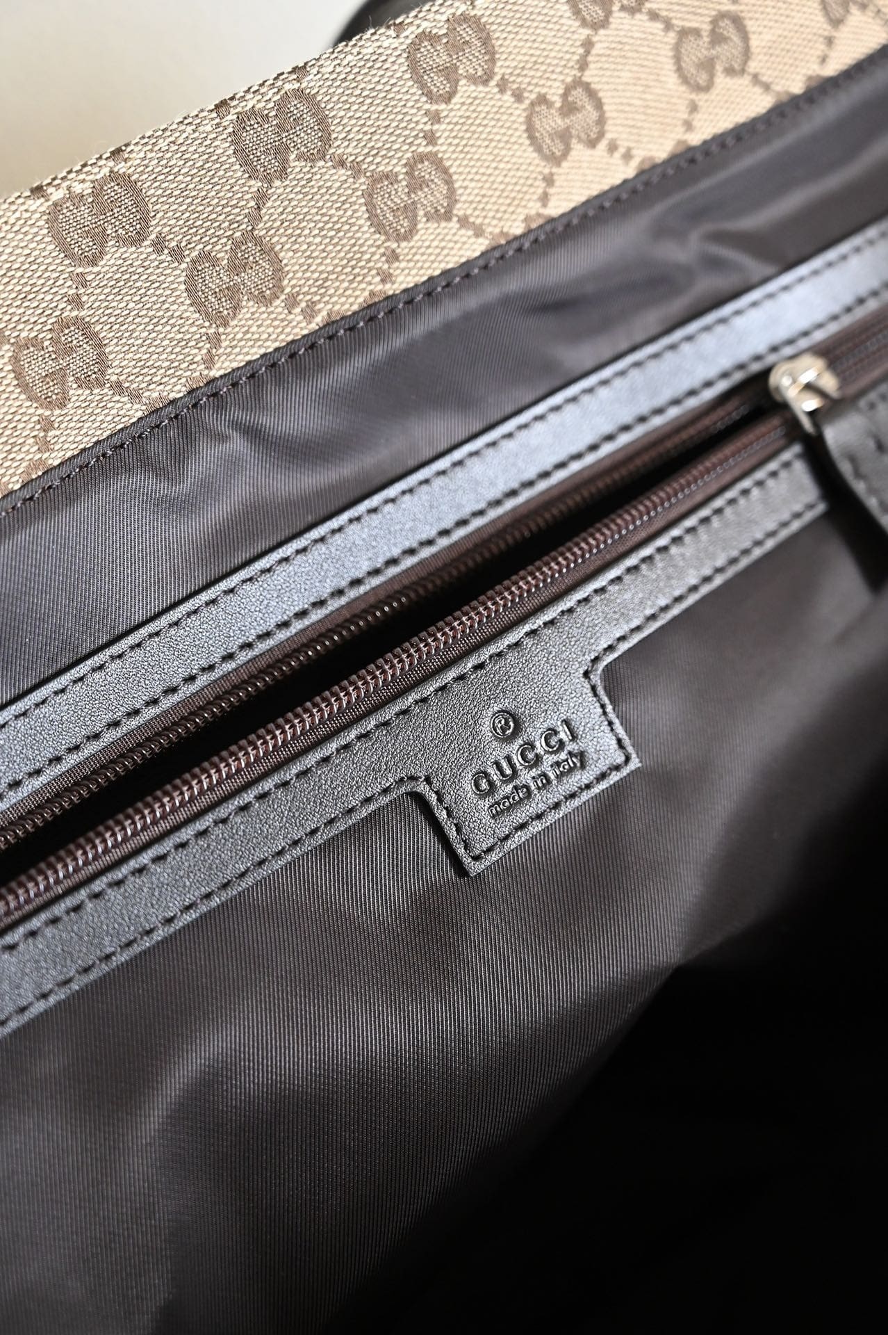 GUCCI LARGE GG TOTE BAG