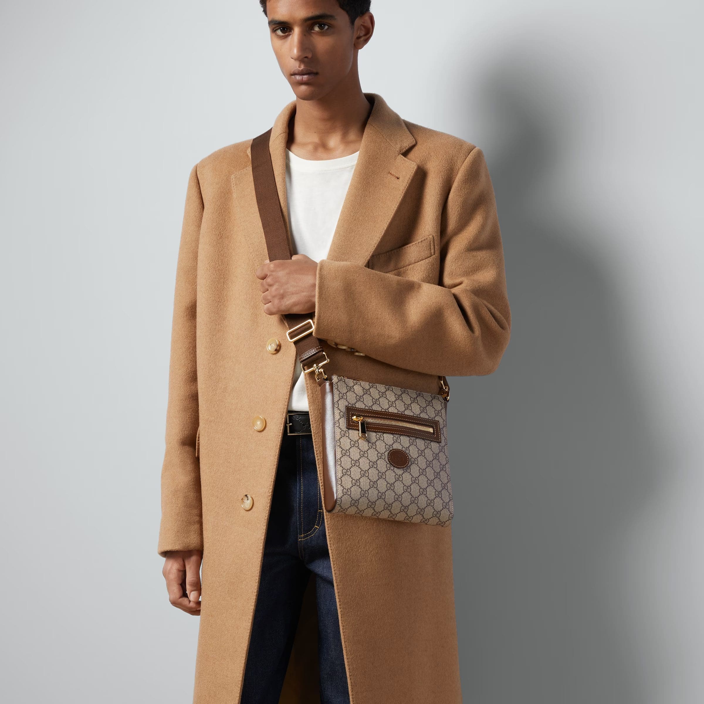 GUCCI SUPREME MESSENGER BAG