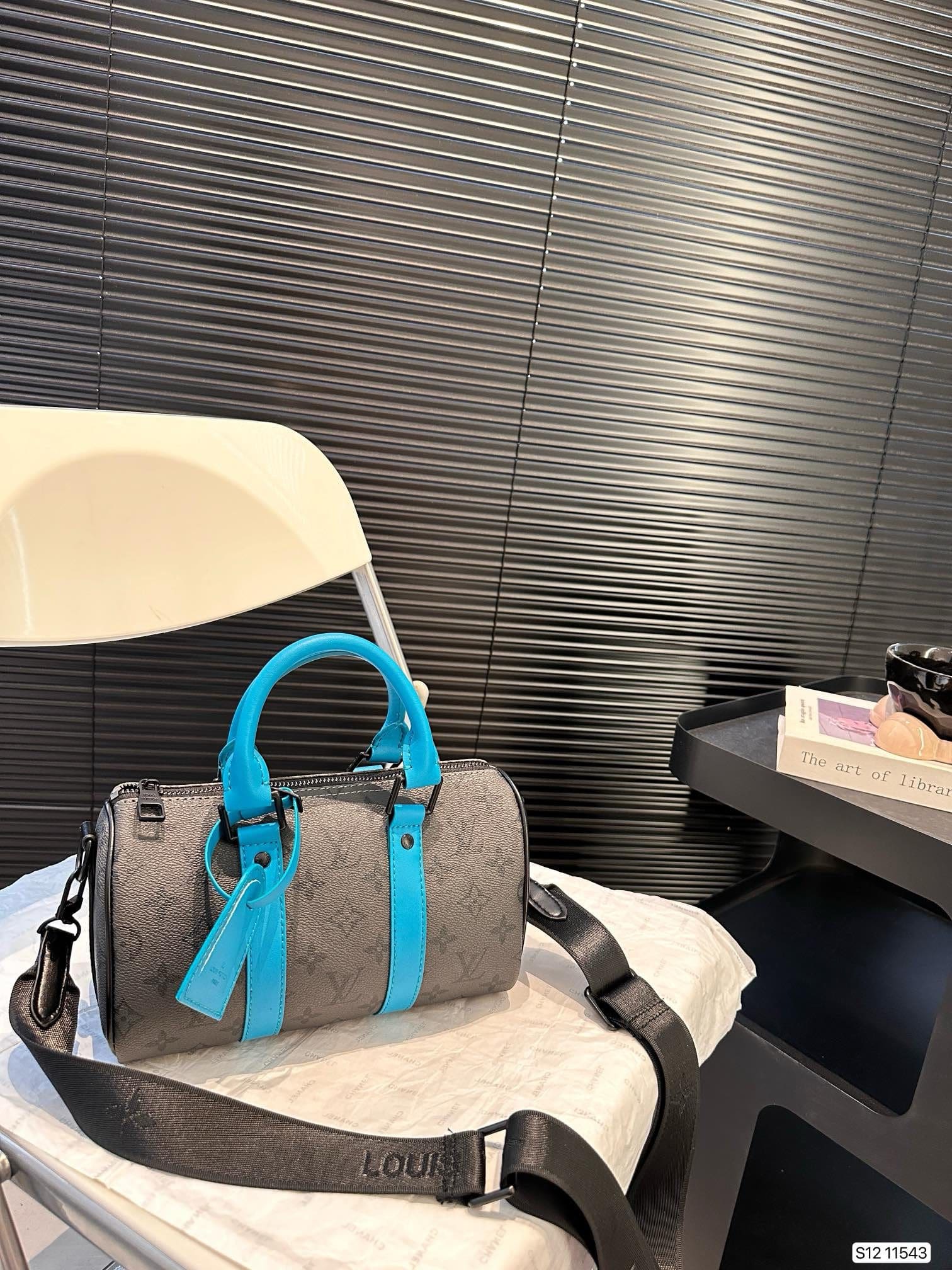 Louis Vuitton M11645 Keepall Bandouli??re 25