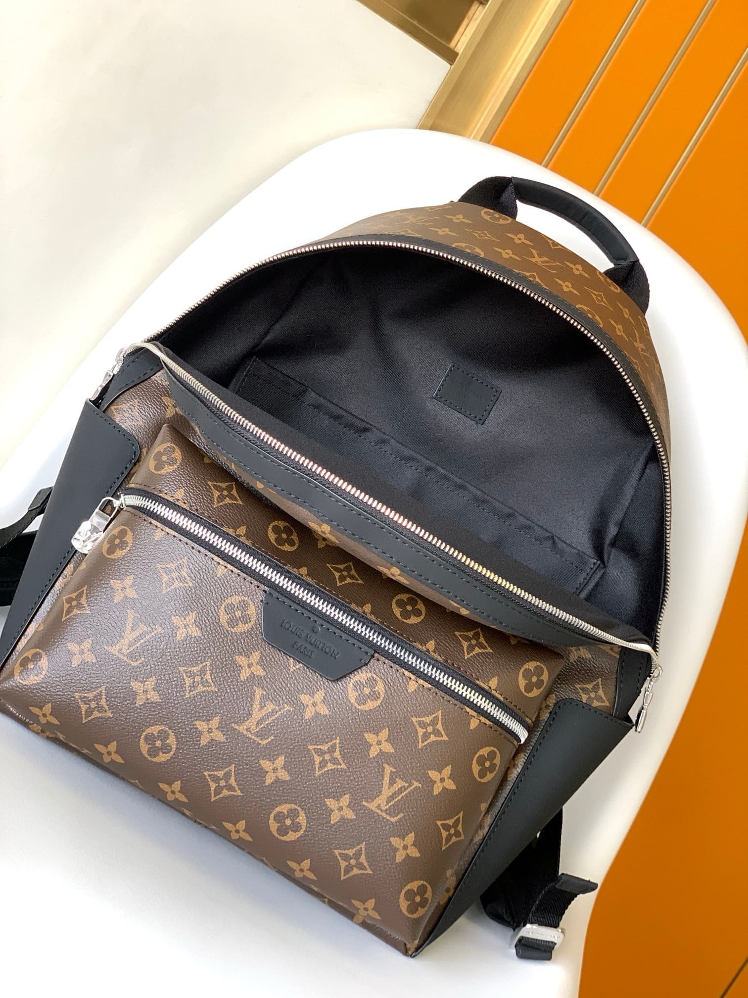 Louis Vuitton M46684 Discovery Backpack PM