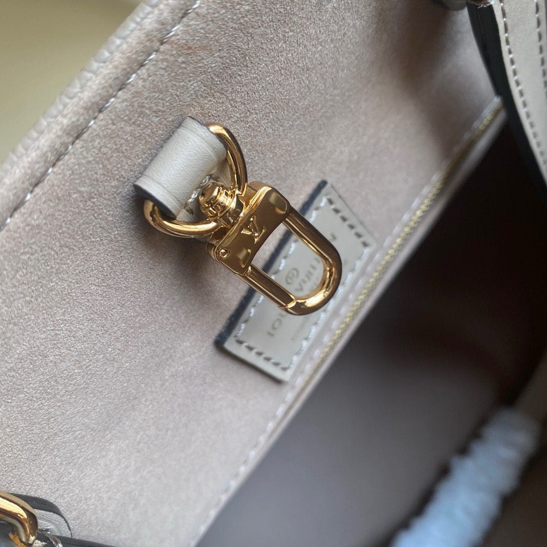 Louis Vuitton M45494 OnTheGo MM