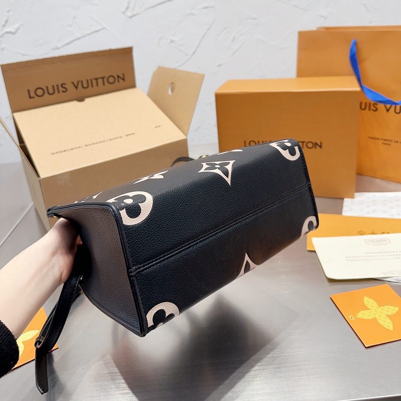 LOUIS VUITTON Onthego PM