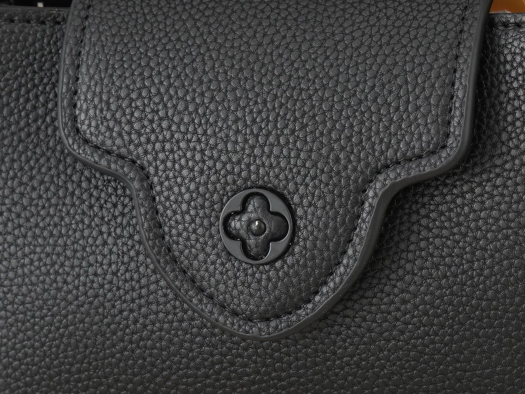 Louis Vuitton M23955 Capucines East-West Mini