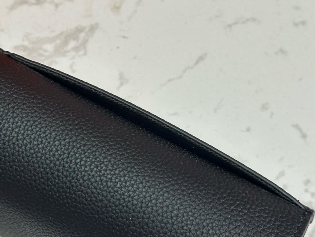 Louis Vuitton M82085 Fastline Wearable Wallet