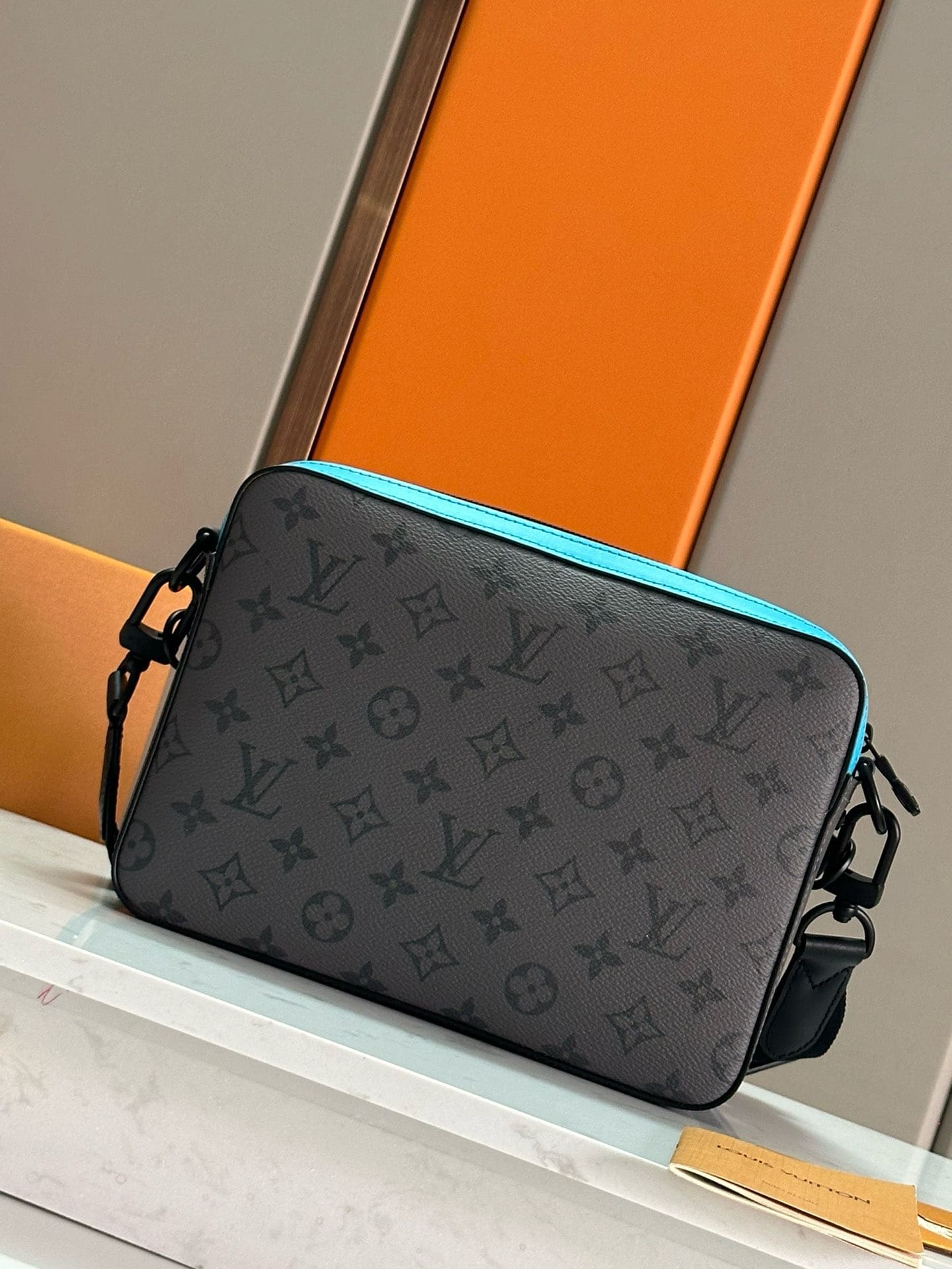 Louis Vuitton M11648 Trio Messenger