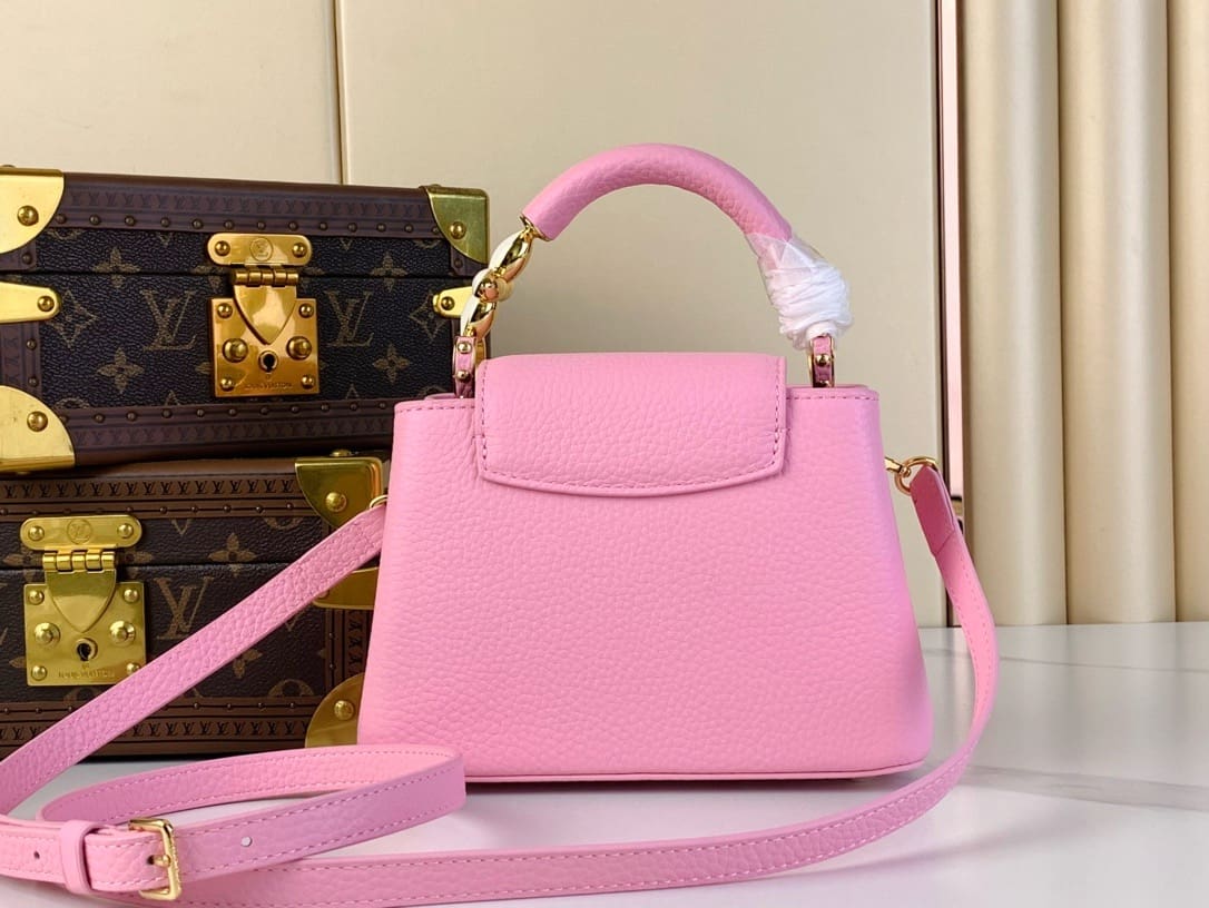 Louis Vuitton M24989 Capucines Mini