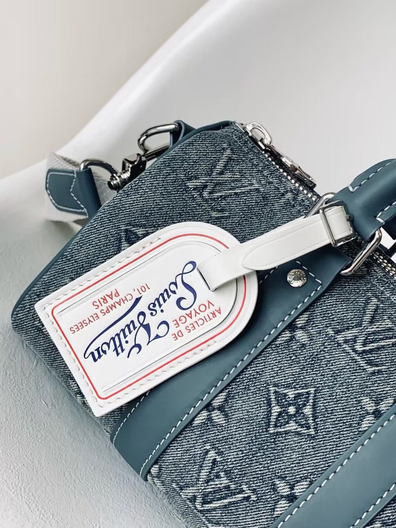 Louis Vuitton M22762 Keepall Bandouli??re 25