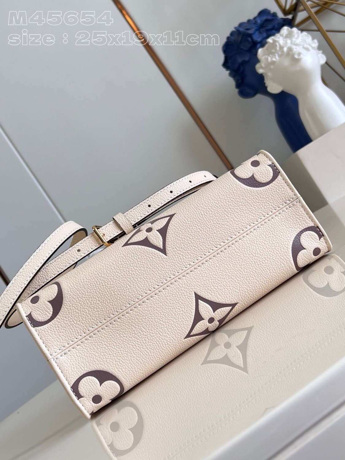 Louis Vuitton White Empreinte Onthego PM M45654