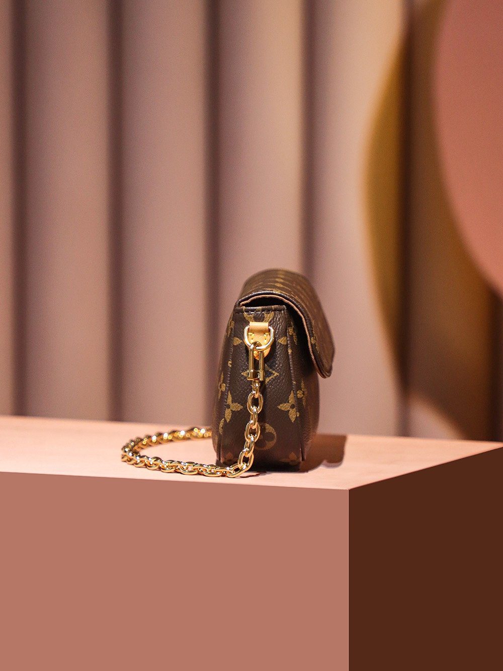 LOUIS VUITTON Wallet on Chain Ivy Monogram M81911