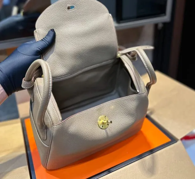 HERMÈS ETOUPE CLEMENCE LINDY 26 GOLD HARDWARE