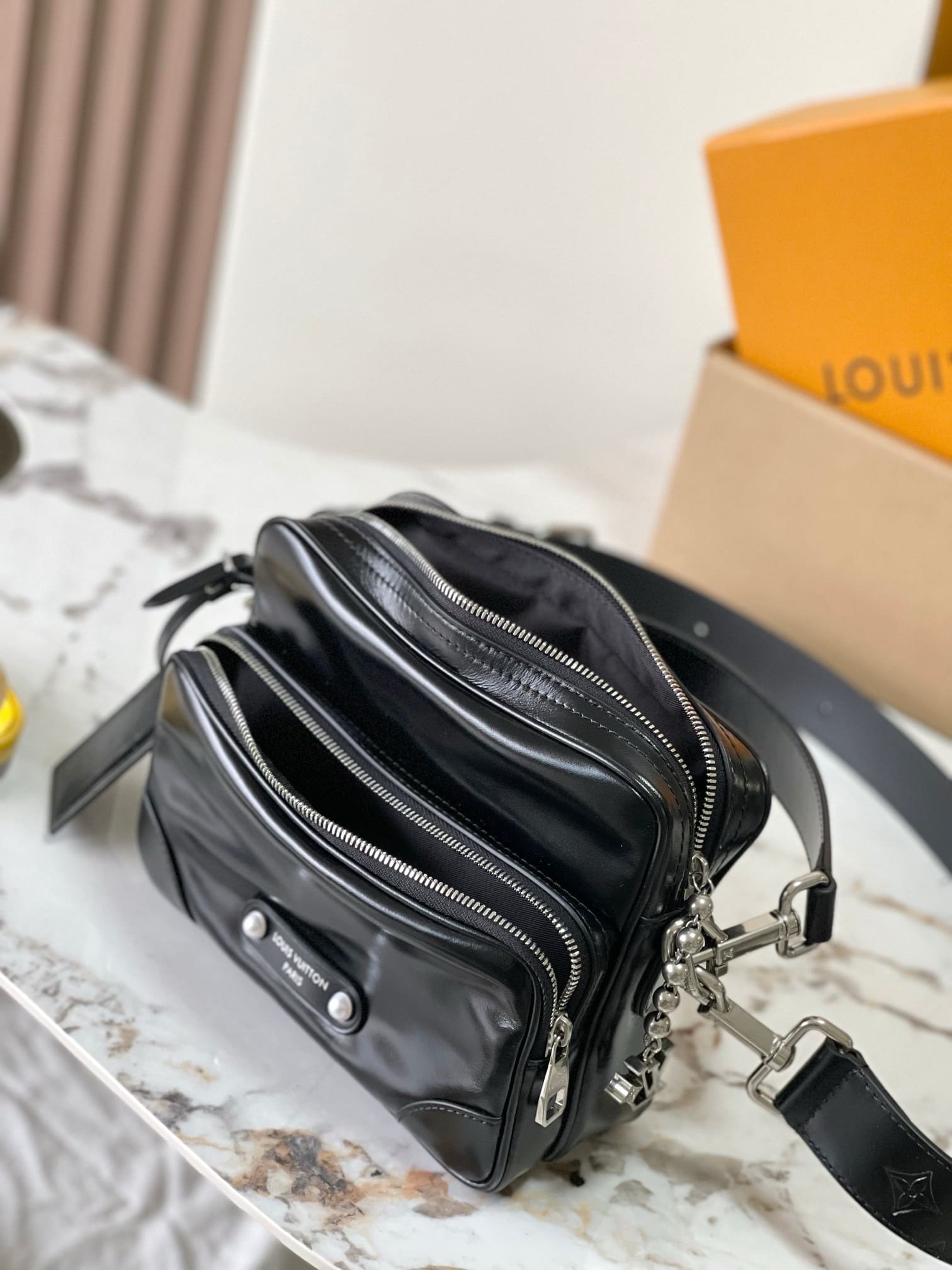 Louis Vuitton M13987 Nil