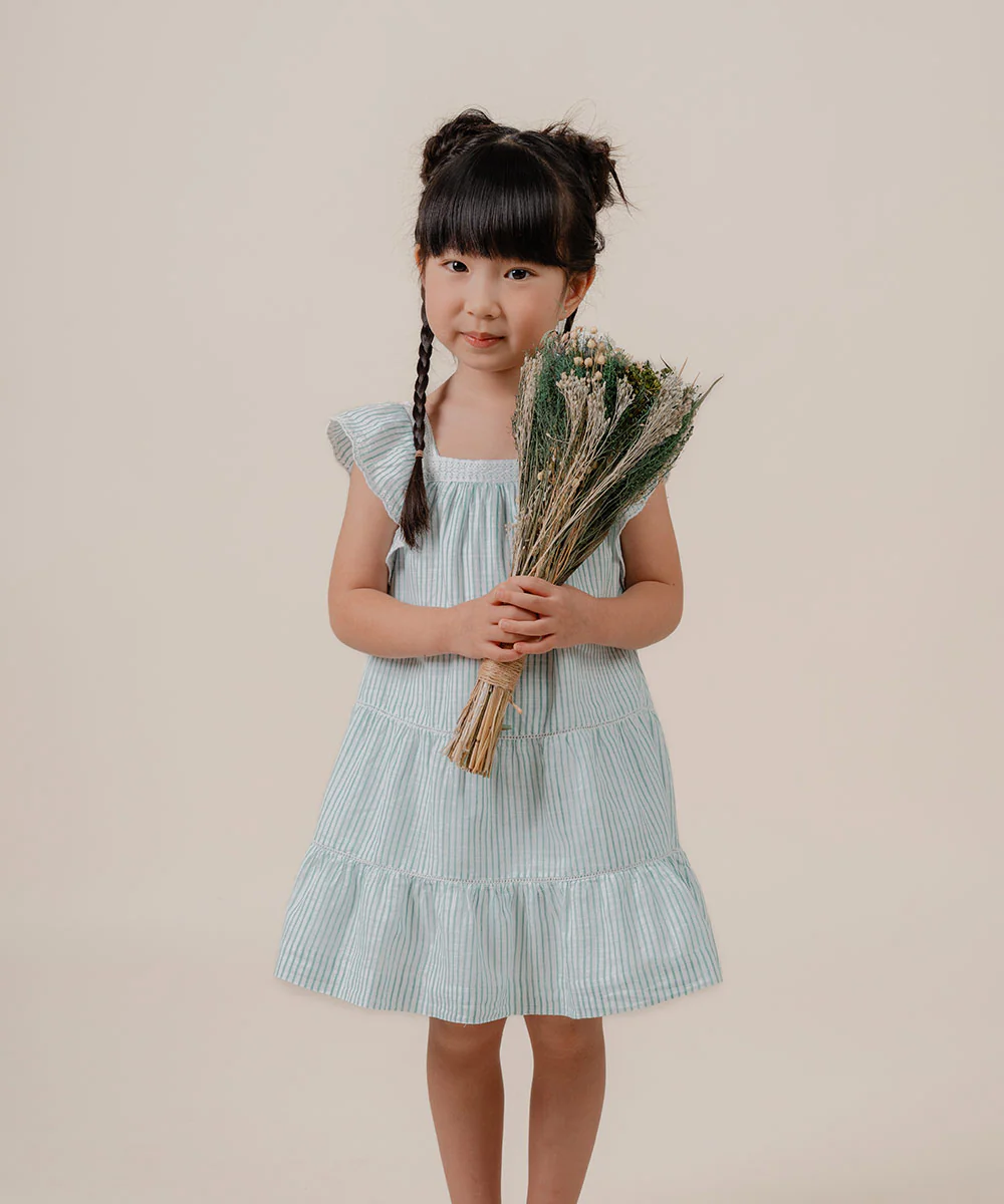 Flounce sleeve tiered dress