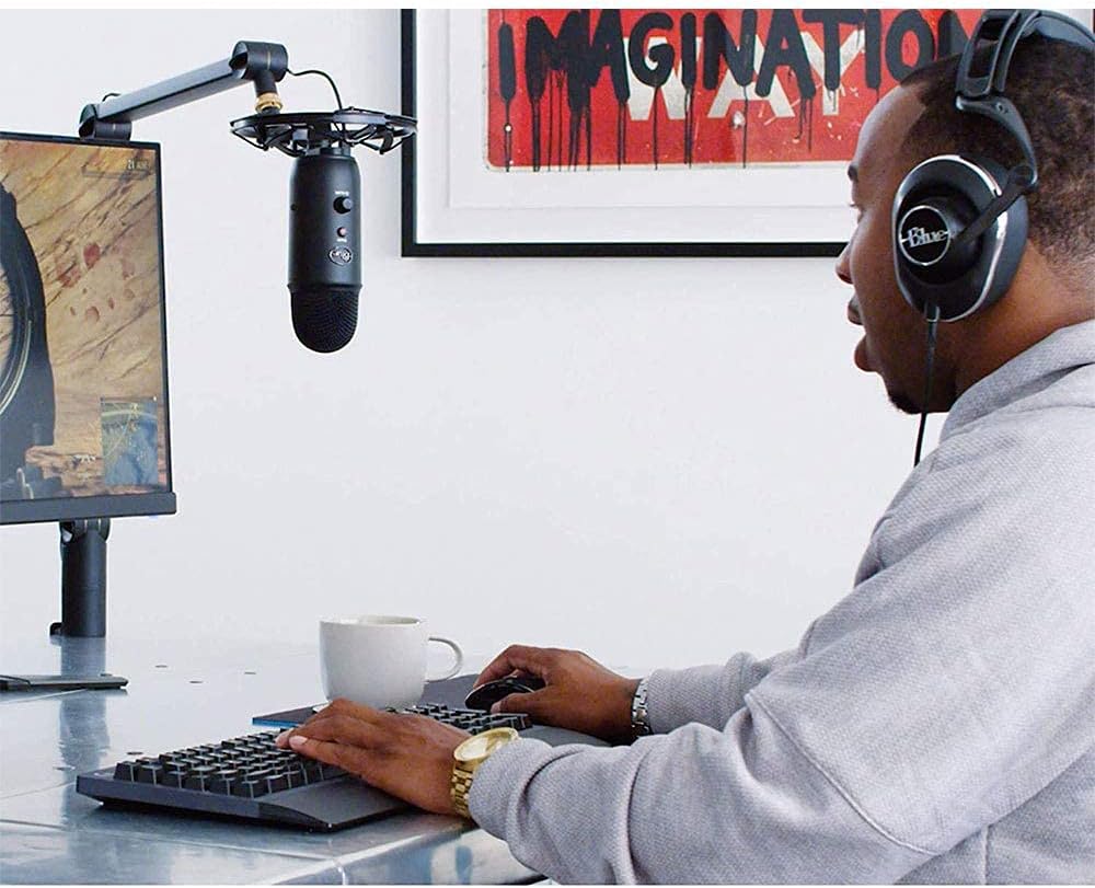 Blue Yeticaster Pro Broadcast Plus Pack Bundle with Presonus StudioOne 5 Artist DAW, iZotope RX Elements Plug-in and Groover 3 Tutorials 3-Month Subscription