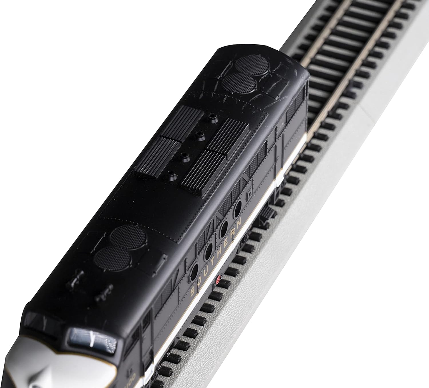 Bachmann Trains - FT - DCC WOWSOUND Sound Value-Equipped Locomotive - Southern - HO Scale Prototypical Black & White, 68914