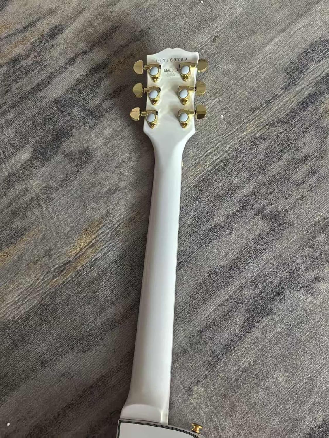 Beginner 6-String Electric Guitar Classic Single-Cutaway Body Solid Wood White Finish Gold Plated Hardware