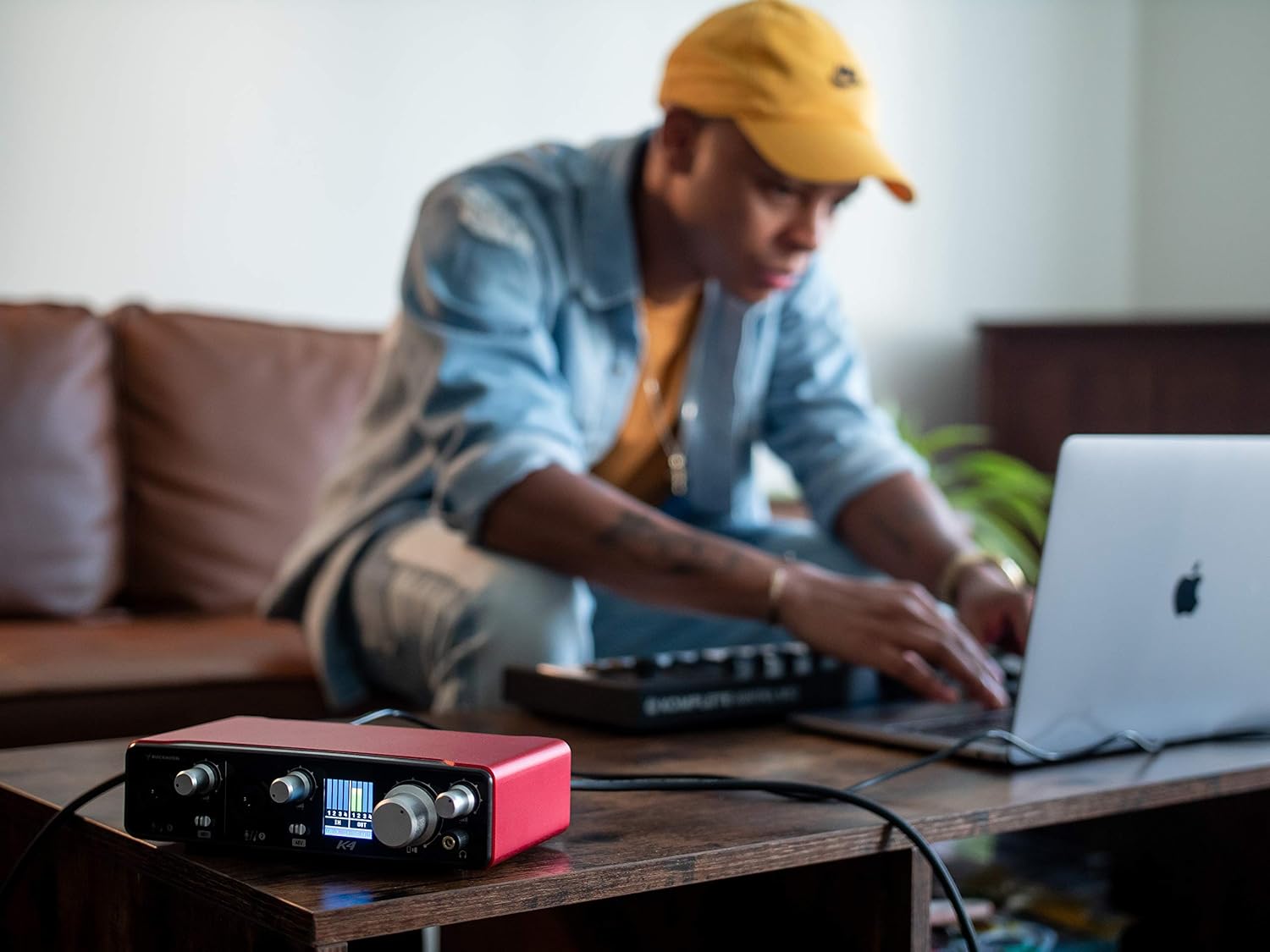 K4 audio interface with smart device compatibility suitable for live streaming