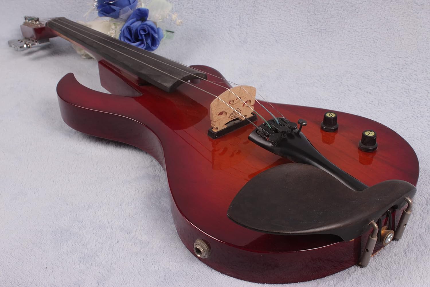 Yinfente Electric Violin 4/4 Full Size Violin Solid wood Violin body Ebony wood violin fittings Guitar Shape Big jack