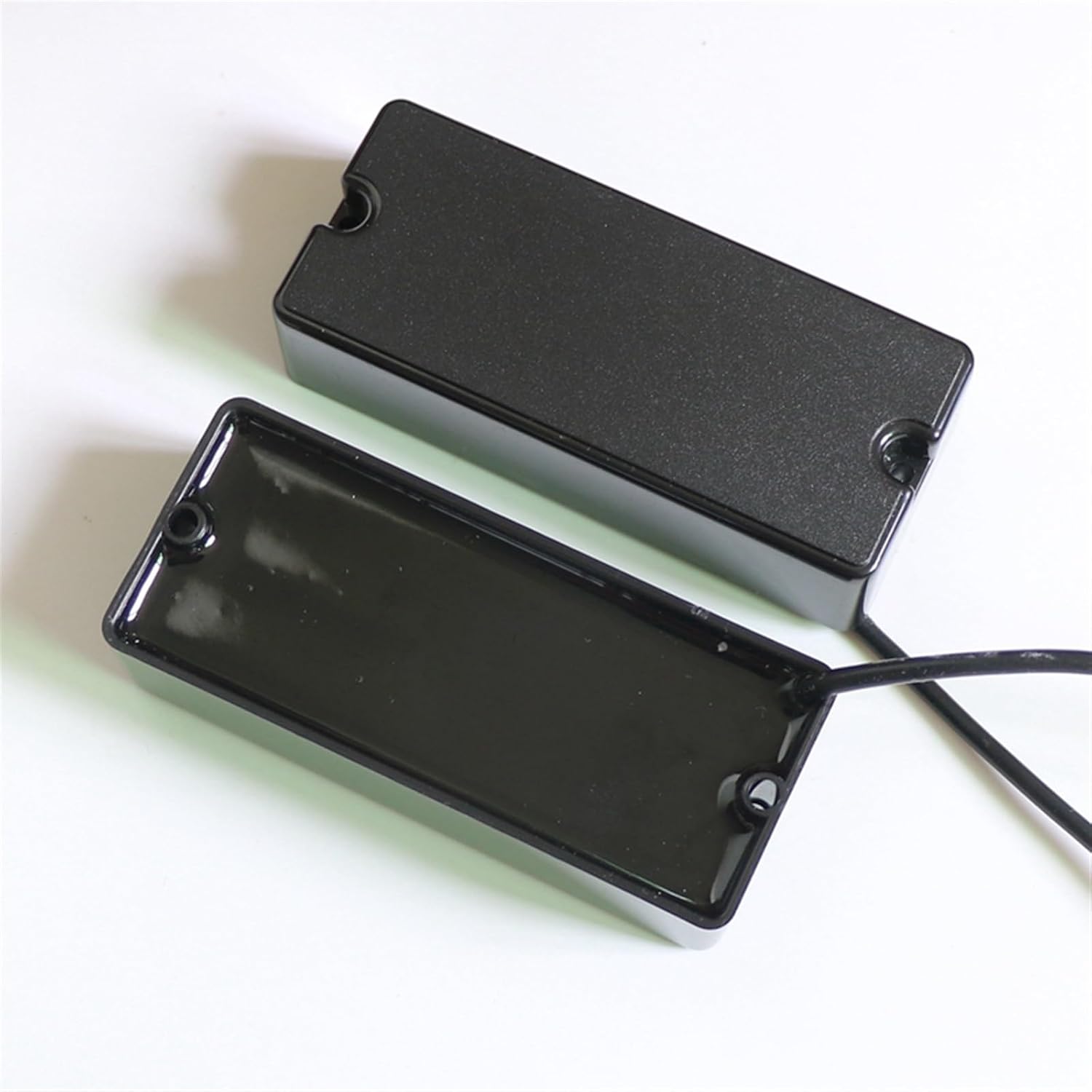 No Noise Sealed Style 4 String Humbucker Guitar Bass Pickup with 4 Cords Output Wires