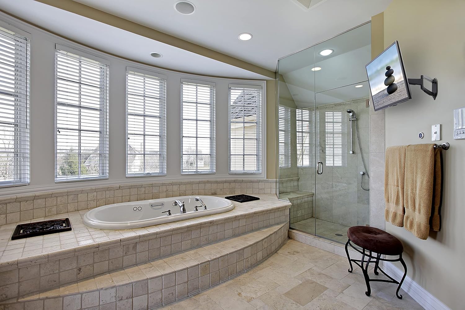 Peerless SA740P Articulating LCD Wall Mount for 22-40 Inch LCD Screens Black