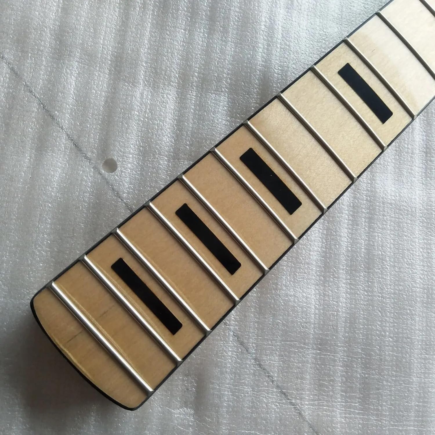 Gloss P Bass Maple Bass Guitar Neck 20 Fret 34