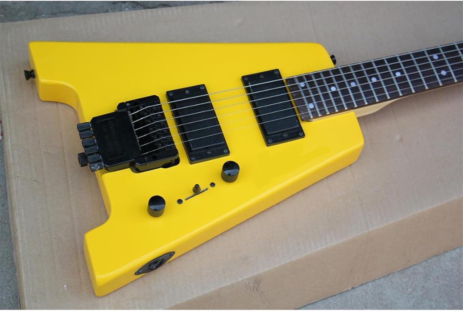 VENEKA Headless Electric Guitar Yellow 39 Inches Headless Electric Guitar with HH Pickup Rosewood Fretboard 24 Frets
