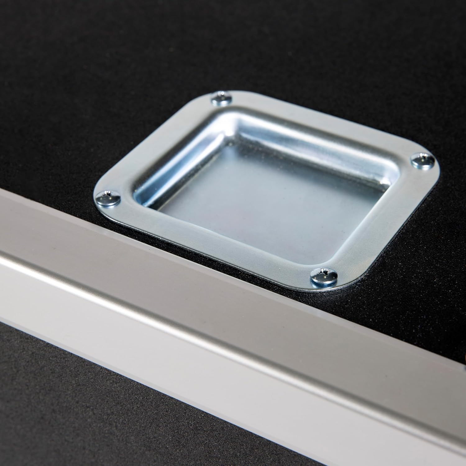 JBL Bags JBL-FLIGHT-VRX932-LAP Flight Case for (2x) VRX932-LAP, 1/2-Inch Plywood Construction, 3.5-Inch Casters and Truck Pack Exterior.