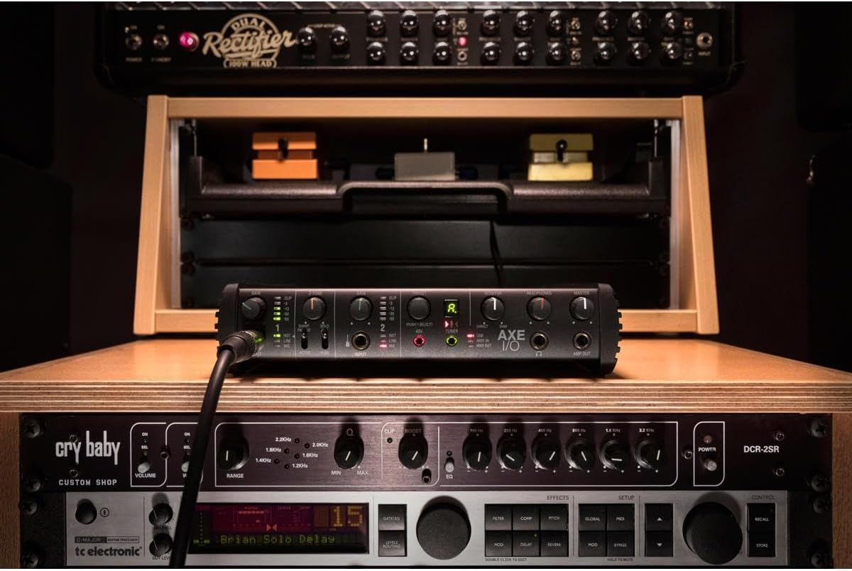 IK Multimedia AXE I/O + AmpliTube 5 MAX Bundle