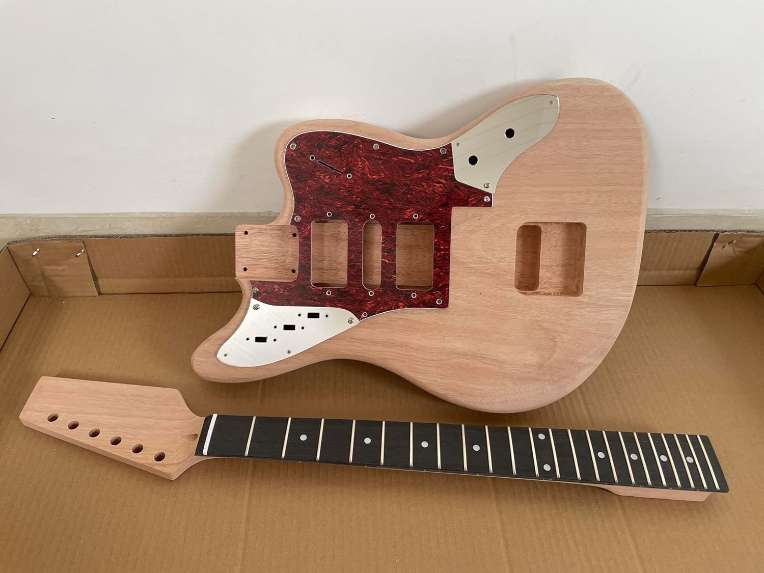 Diy Electric Guitarr Kit Mahogany Body and Mahogany Neck Rosewood Fingerboard Chrome Hardware Uncut Beginner Kit Guitarr Kit Build Your Own Guitarr.