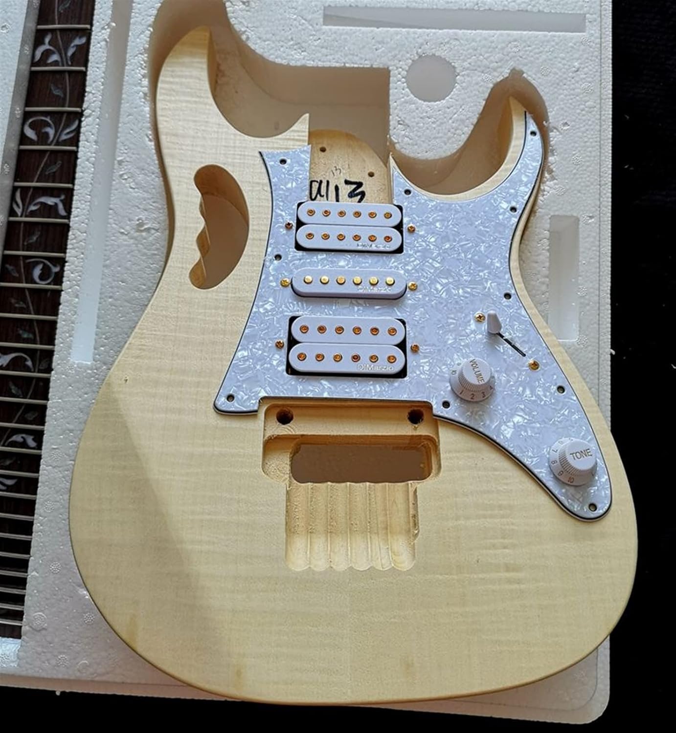 DIY Electric Guitar Kit Easy Installation Basswood Body Rosewood Fingerboard Maple Neck Electric Guitar DIY Kit Set