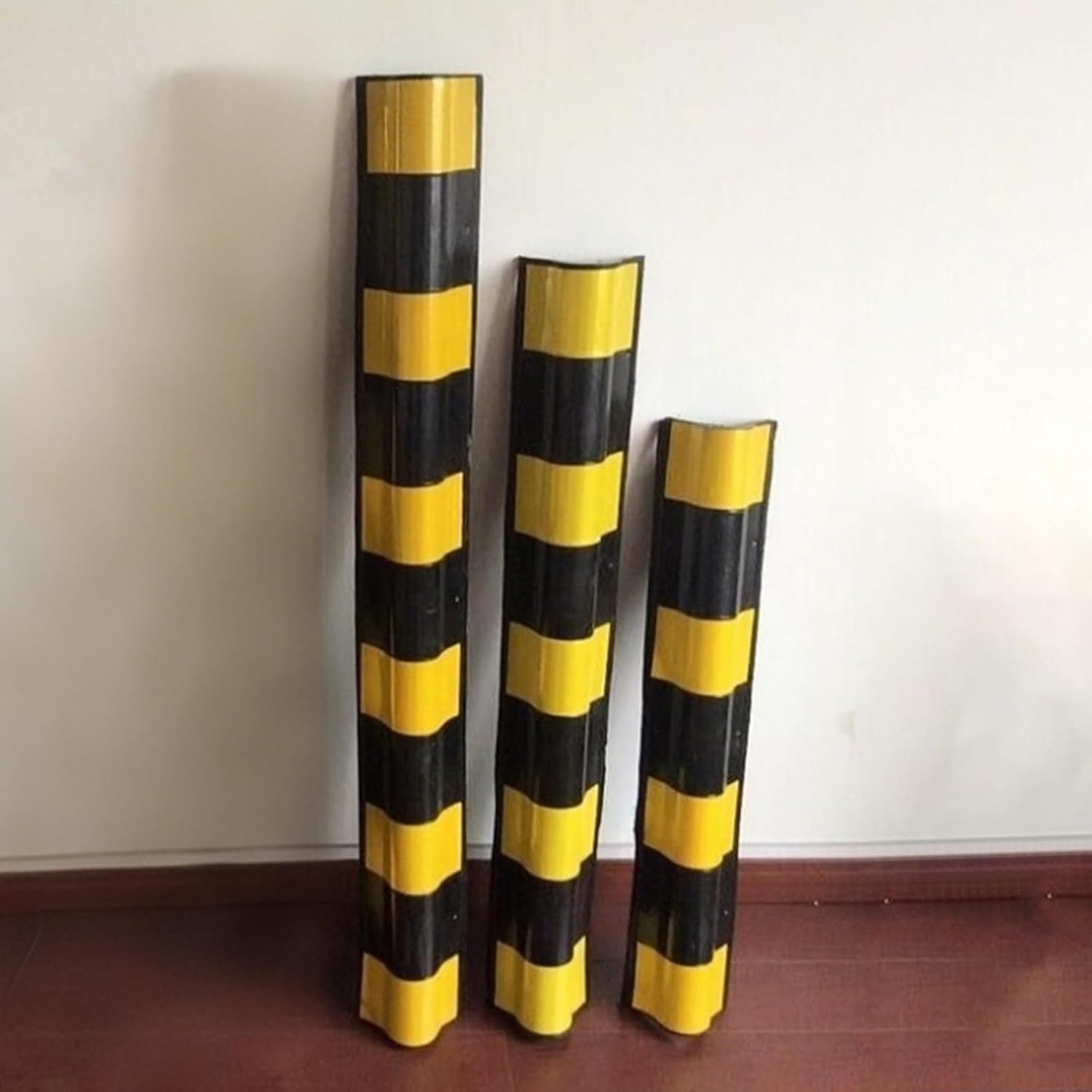 Reflective Rubber Wall Corner Guard, Heavy Duty Edge Protector with Expansion Screws, for Parking Protection Car Corner Guardrail Post, Easy Install Safety Pad