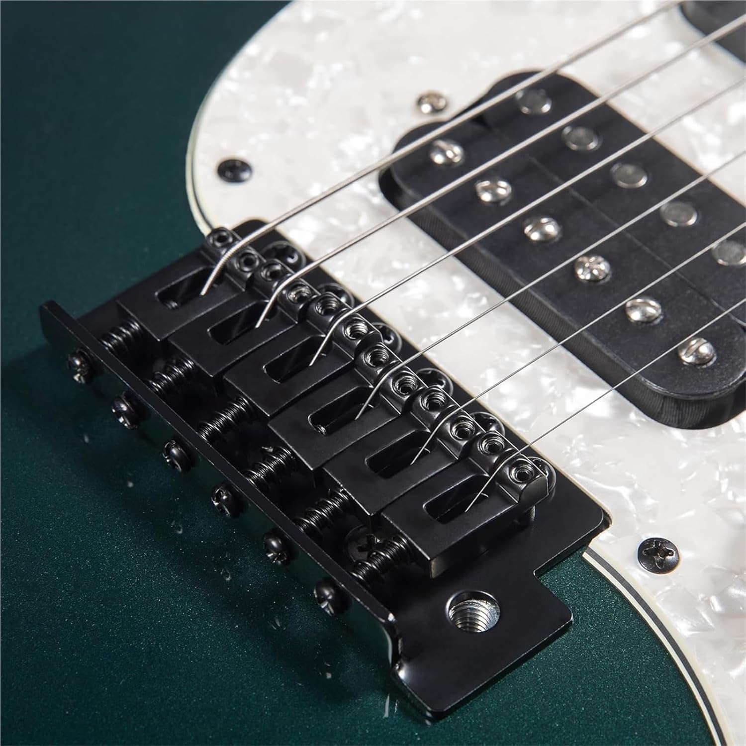 Beginner Electric Guitar Kits Solid Electric Guitar Metallic Finish Poplar Body Maple Neck Fretboard(Green)