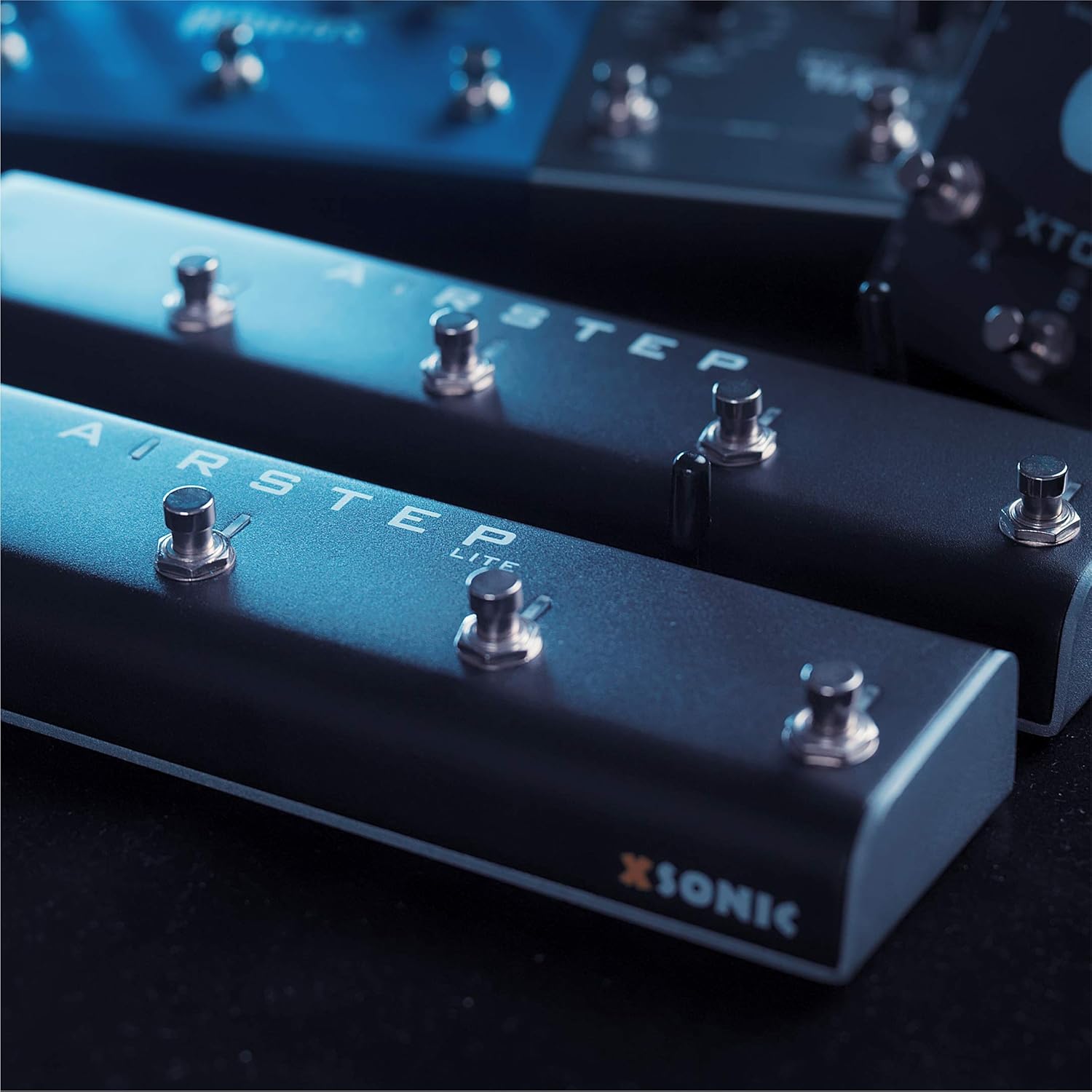 XSONIC Airstep Smart Multi Controller with MIDI, HID, 5 Footswitch, 2 Expression Pedal In, 300H Playtime, Support HX Stomp, Quad Cortex, DAW, Plugin, Youtube Video, Page, Atem, Hands Free Controller