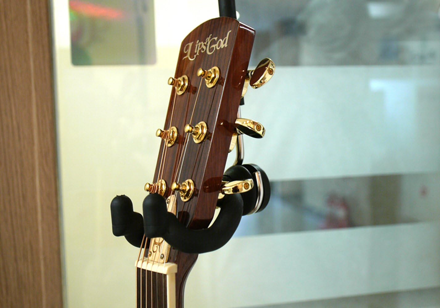 The Guitar Hanger -1001, Original Closet