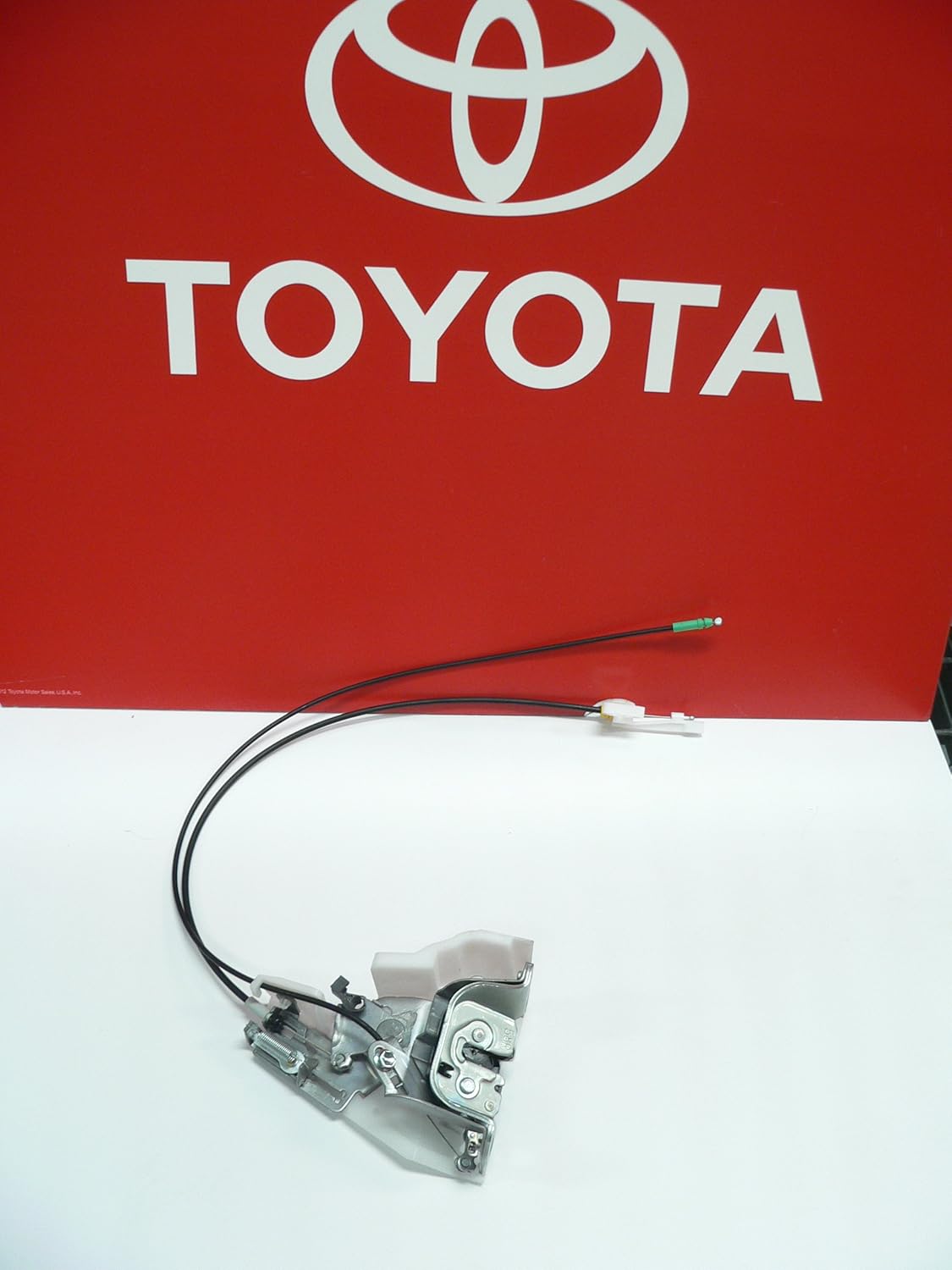 Toyota Genuine Parts - Lock Assy, Slide Doo (69370-08030)