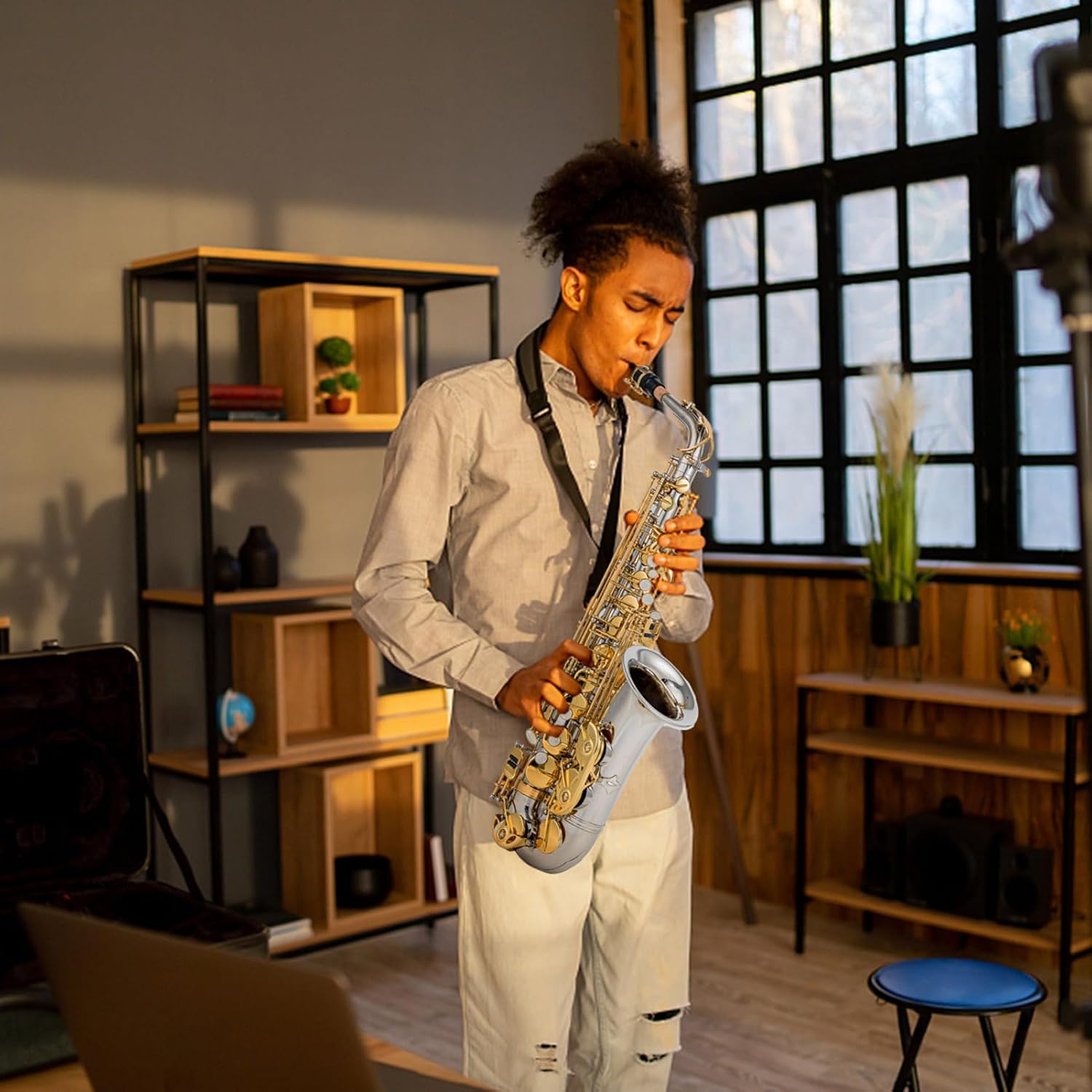 Eb Alto Saxophone Brass E Flat Sax 802 Key Type Woodwind Instrument with Cleaning Rod Cloth Gloves Strap Padded Case for Standard Student Beginner and Teacher