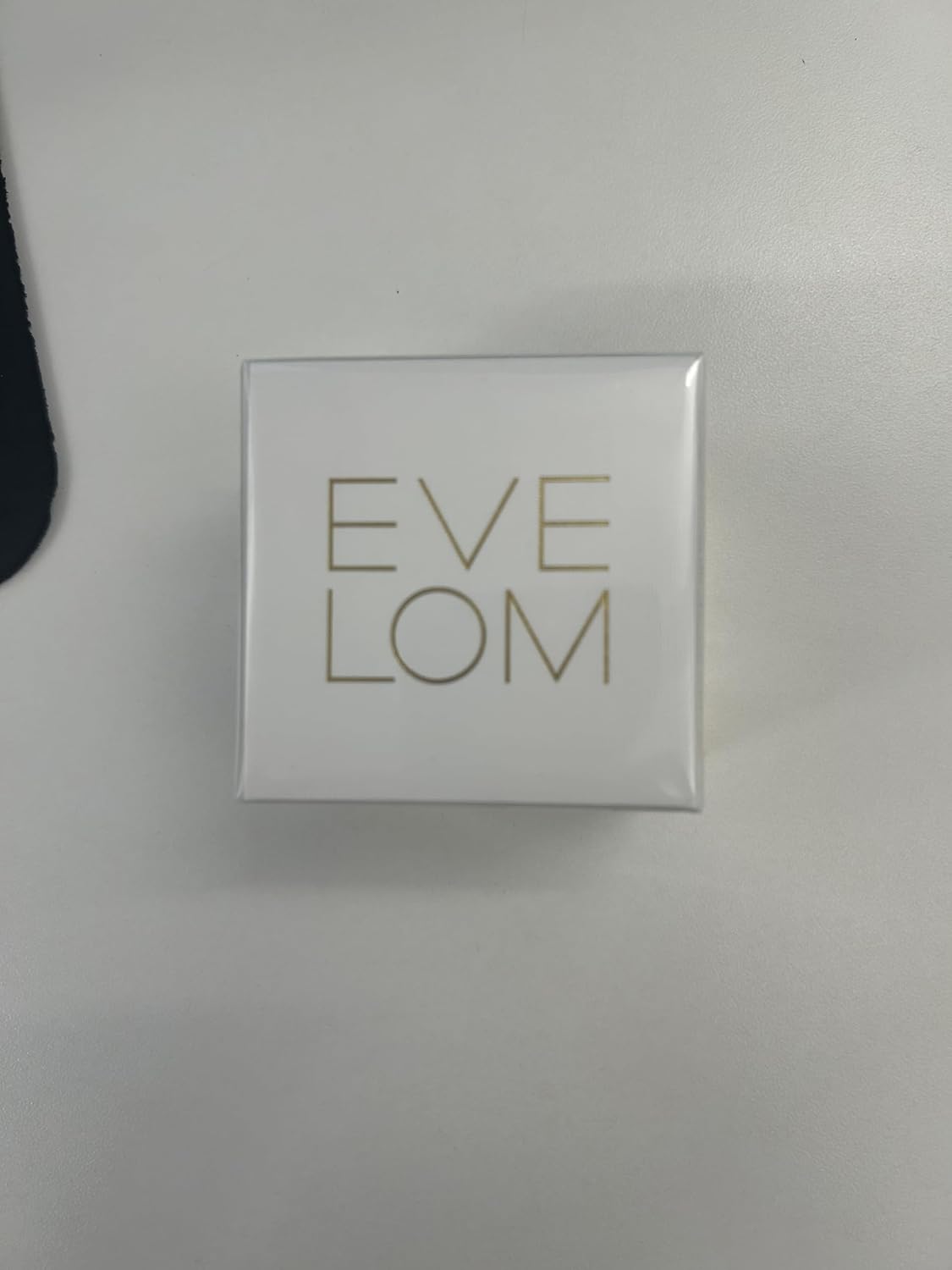 EVE LOM Moisture Cream | Hydrating and lightweight daily facial moisturizer. Protective antioxidants and advanced anti-ageing Hyaluronic Acid plump skin and deliver long-lasting hydration