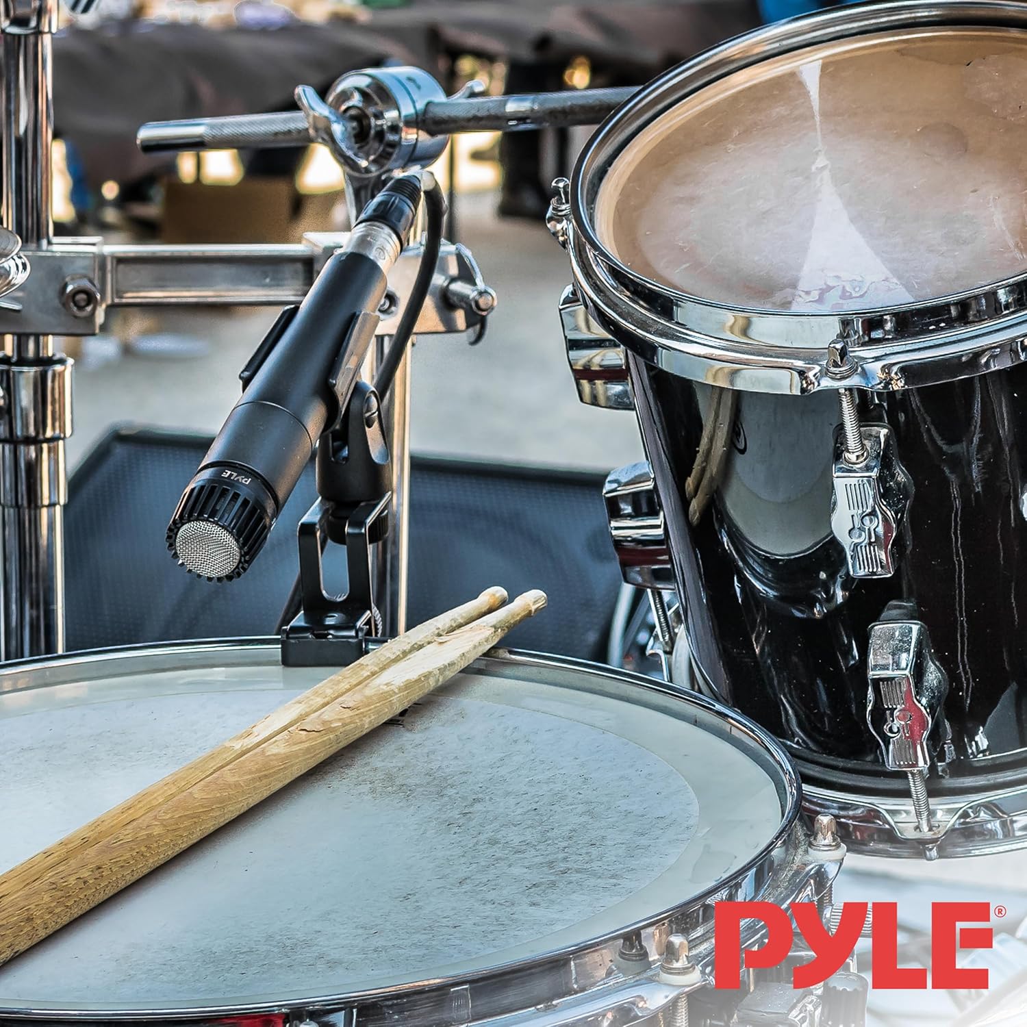 Pyle Professional Dynamic Microphone - 24-Pack Unidirectional Handheld Moving Coil Mic with Built-in Pop Filter, 15 ft. XLR Audio Cable, Ideal for Stage, Karaoke & Studio Performances