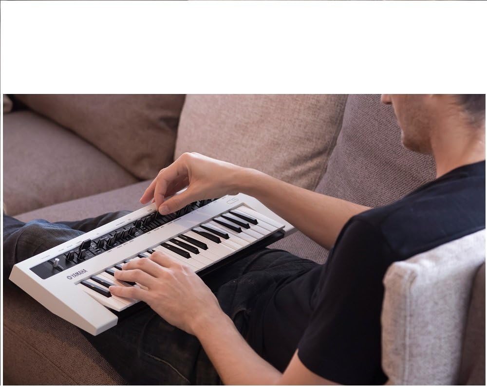 Yamaha REFACE CS Portable Analog Modeling Synthesizer