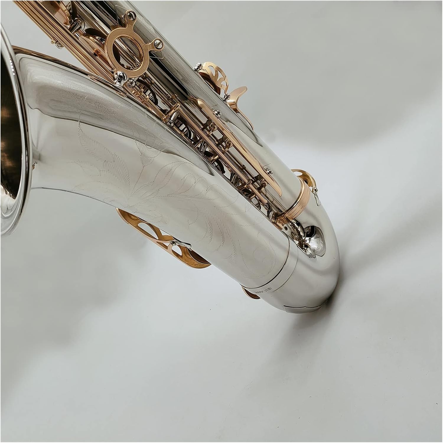 Student Saxophone Tenor Saxophone Bb Tune Gold Keys Nickel Plated Woodwind Instrument with Case Golves Mouthpiece Saxophone Set