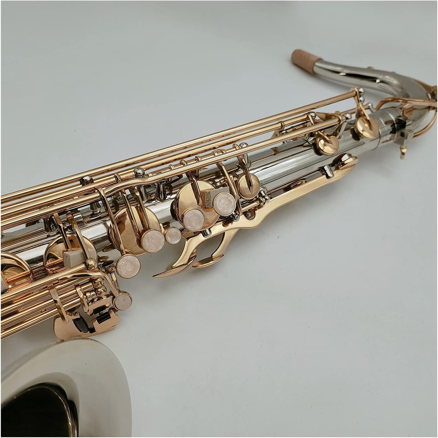 Student Saxophone Tenor Saxophone Bb Tune Gold Keys Nickel Plated Woodwind Instrument with Case Golves Mouthpiece Saxophone Set
