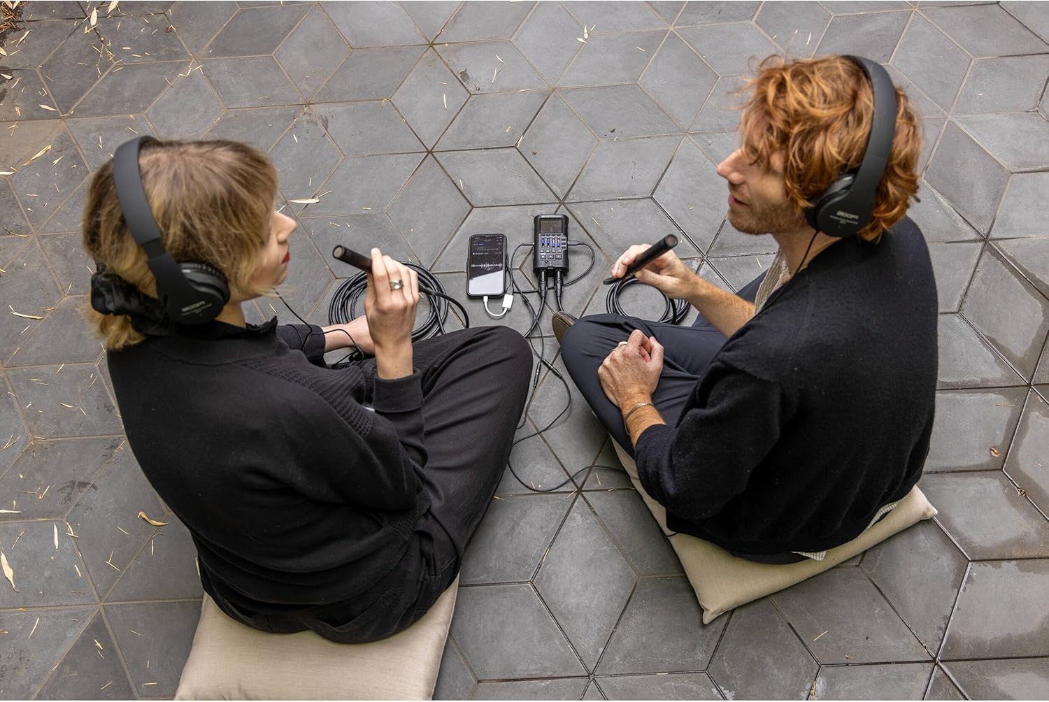 Zoom R4 MultiTrak 32-Bit Float Digital Recorder and USB Audio Interface with StreamEye Cans50 Headphones, Essential Cables and Accessories