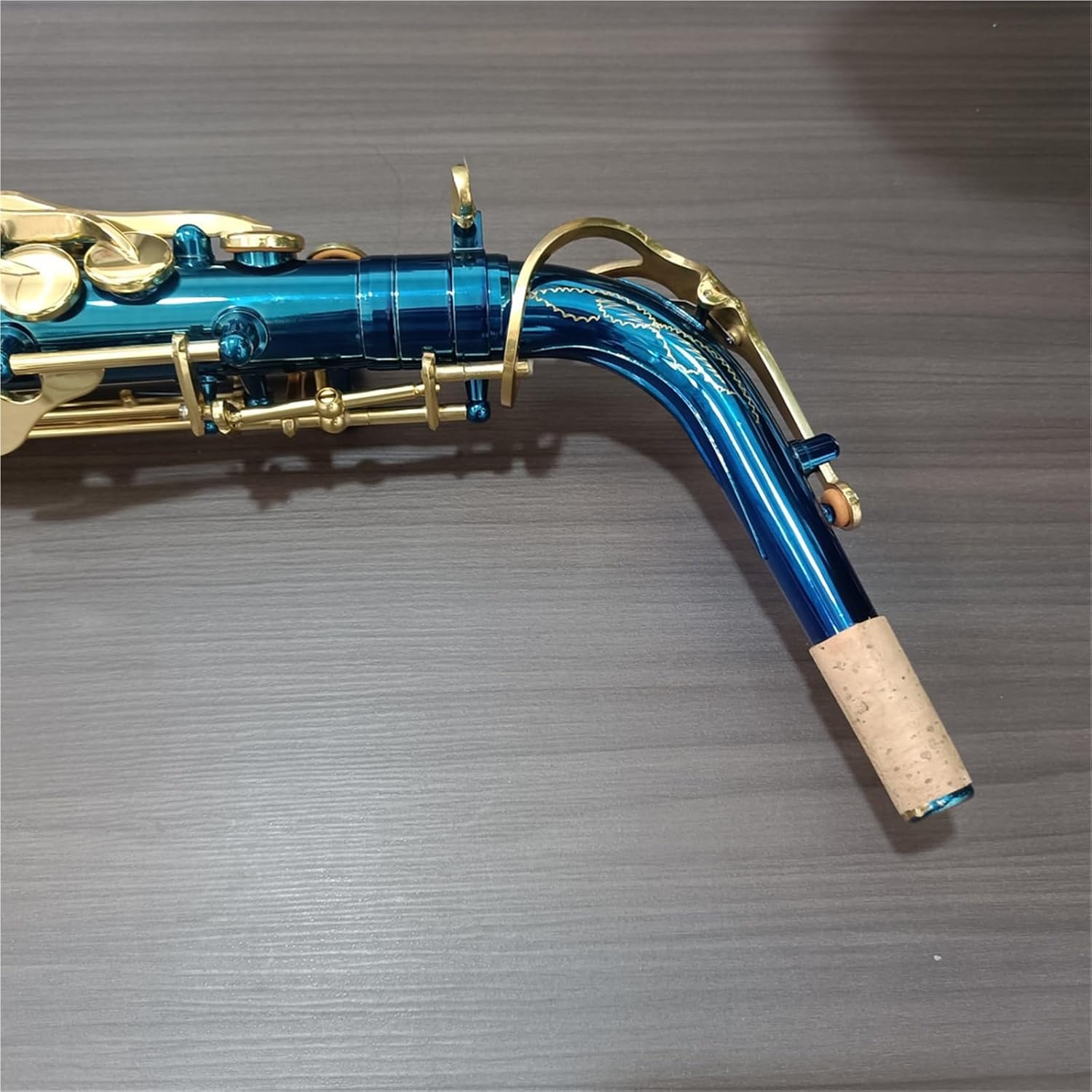 Saxophone for Beginners Alto Saxophone in E-Flat Blue Lacquer Bright Brass Carved Saxophone Wind Instrument for Beginners