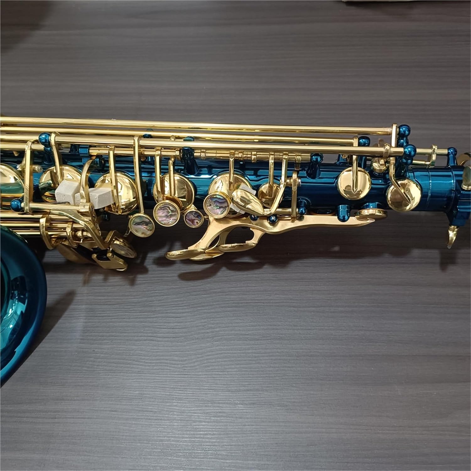 Saxophone for Beginners Alto Saxophone in E-Flat Blue Lacquer Bright Brass Carved Saxophone Wind Instrument for Beginners