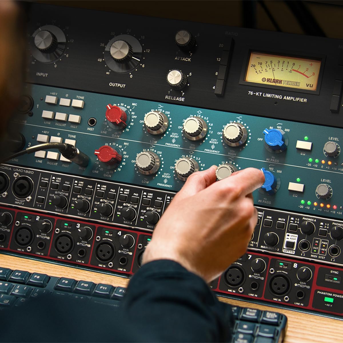 Behringer 1273 2-Channel Smart Microphone Preamplifier with 3-Band Equalizers