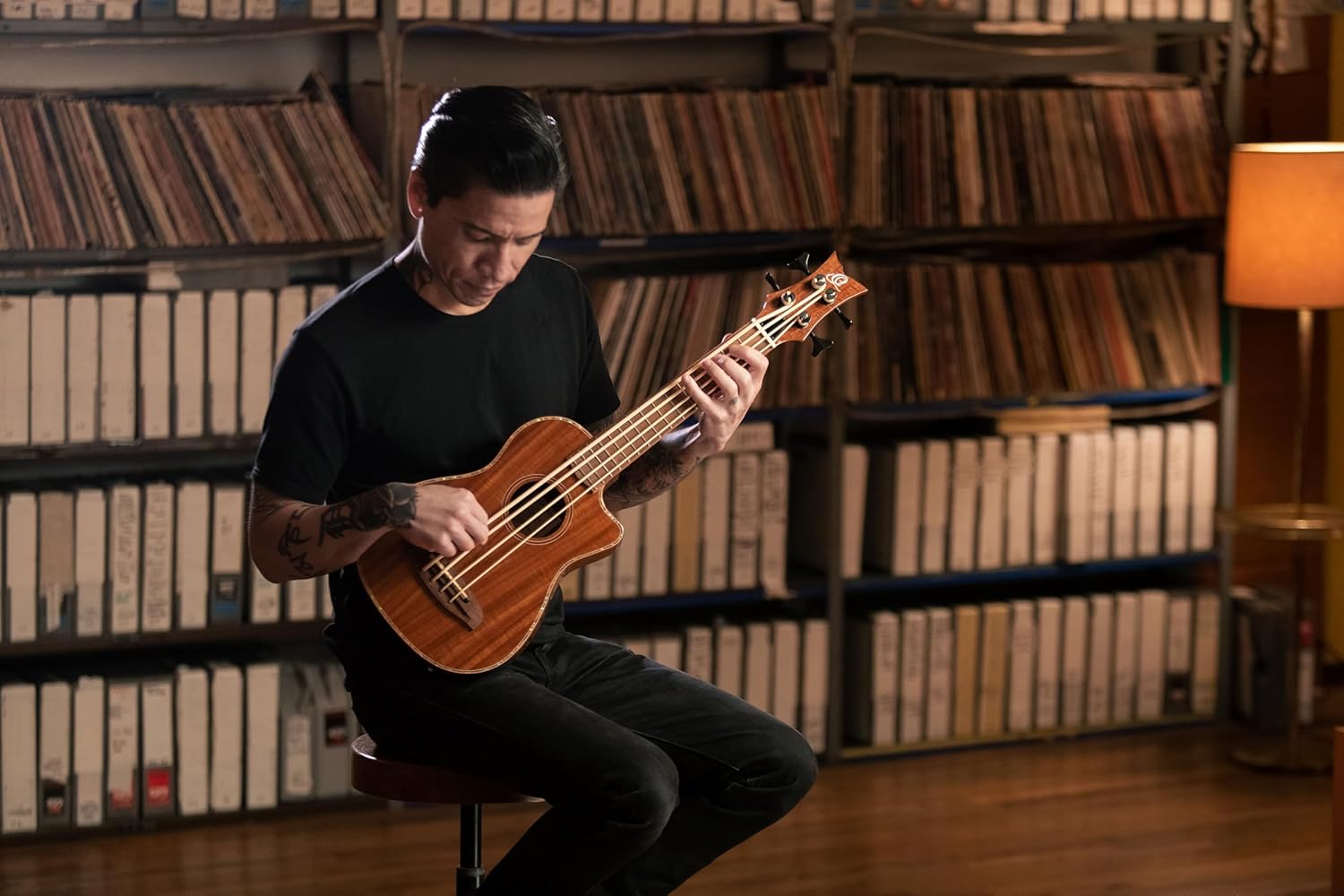 Lizard Series Acoustic-Electric Uke-Bass w/Bag