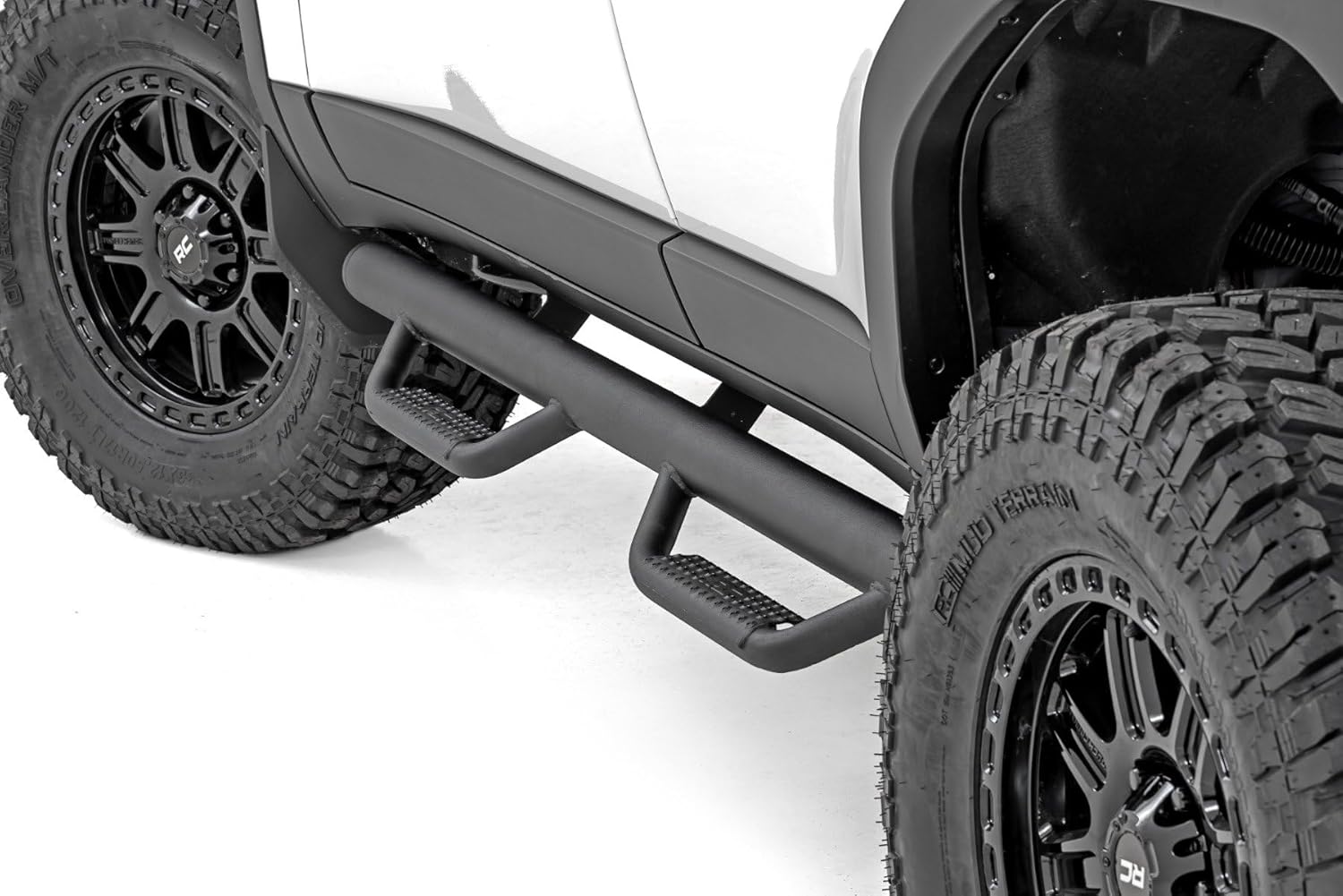 ​Rough Country Nerf Step Bars for Toyota Land Cruiser (2024-2025) - Rugged Cab Length Nerf Bar with Side Steps, Bolt-On Install